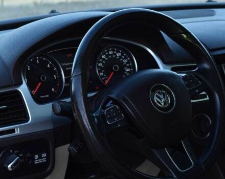 Белый Фольксваген Туарег, объемом двигателя 3 л и пробегом 227 тыс. км за 17850 $, фото 7 на Automoto.ua