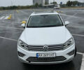 Белый Фольксваген Туарег, объемом двигателя 3 л и пробегом 204 тыс. км за 16800 $, фото 8 на Automoto.ua