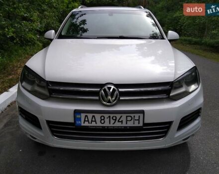 Білий Фольксваген Туарег, об'ємом двигуна 2.97 л та пробігом 183 тис. км за 17900 $, фото 2 на Automoto.ua