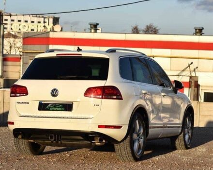 Белый Фольксваген Туарег, объемом двигателя 3 л и пробегом 227 тыс. км за 17850 $, фото 1 на Automoto.ua