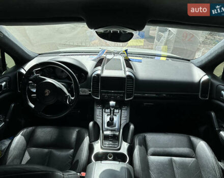 Белый Фольксваген Туарег, объемом двигателя 3 л и пробегом 148 тыс. км за 13000 $, фото 30 на Automoto.ua