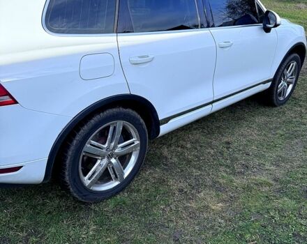 Білий Фольксваген Туарег, об'ємом двигуна 3 л та пробігом 247 тис. км за 20000 $, фото 2 на Automoto.ua