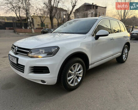 Білий Фольксваген Туарег, об'ємом двигуна 2.97 л та пробігом 231 тис. км за 17999 $, фото 1 на Automoto.ua