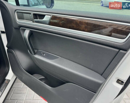 Белый Фольксваген Туарег, объемом двигателя 2.97 л и пробегом 209 тыс. км за 20500 $, фото 15 на Automoto.ua