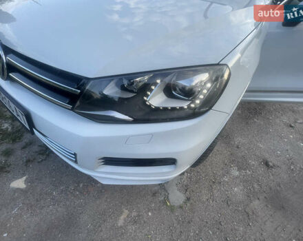 Белый Фольксваген Туарег, объемом двигателя 2.97 л и пробегом 242 тыс. км за 19999 $, фото 9 на Automoto.ua