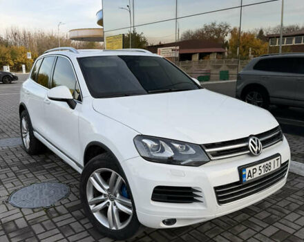 Білий Фольксваген Туарег, об'ємом двигуна 2.97 л та пробігом 265 тис. км за 17500 $, фото 1 на Automoto.ua