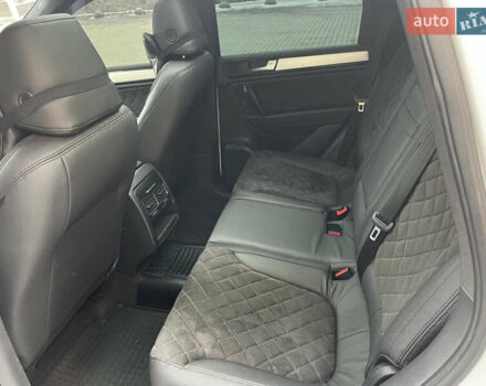 Білий Фольксваген Туарег, об'ємом двигуна 2.97 л та пробігом 307 тис. км за 18200 $, фото 7 на Automoto.ua