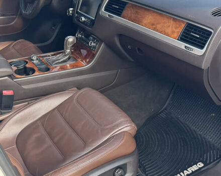 Белый Фольксваген Туарег, объемом двигателя 3 л и пробегом 175 тыс. км за 17500 $, фото 9 на Automoto.ua