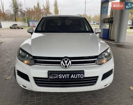 Белый Фольксваген Туарег, объемом двигателя 2.97 л и пробегом 209 тыс. км за 18000 $, фото 1 на Automoto.ua