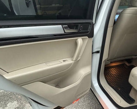 Белый Фольксваген Туарег, объемом двигателя 2.97 л и пробегом 237 тыс. км за 16900 $, фото 21 на Automoto.ua