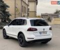 Білий Фольксваген Туарег, об'ємом двигуна 2.97 л та пробігом 230 тис. км за 14800 $, фото 3 на Automoto.ua
