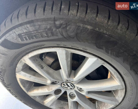 Білий Фольксваген Туарег, об'ємом двигуна 2.97 л та пробігом 264 тис. км за 19000 $, фото 9 на Automoto.ua