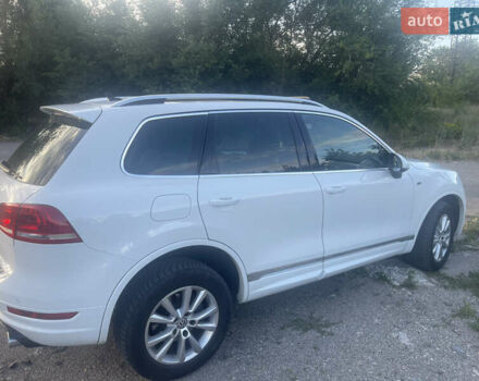 Белый Фольксваген Туарег, объемом двигателя 2.97 л и пробегом 242 тыс. км за 19999 $, фото 7 на Automoto.ua