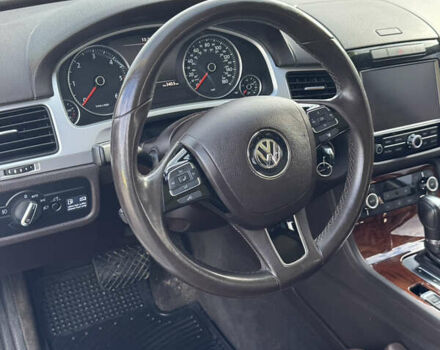 Белый Фольксваген Туарег, объемом двигателя 3 л и пробегом 175 тыс. км за 17500 $, фото 8 на Automoto.ua