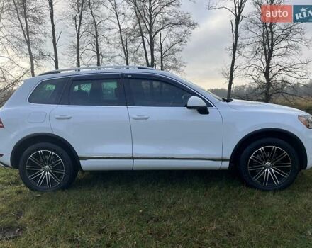 Білий Фольксваген Туарег, об'ємом двигуна 3.6 л та пробігом 272 тис. км за 17500 $, фото 1 на Automoto.ua