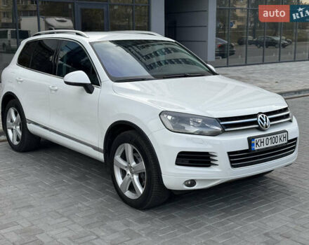 Белый Фольксваген Туарег, объемом двигателя 2.97 л и пробегом 209 тыс. км за 20500 $, фото 2 на Automoto.ua