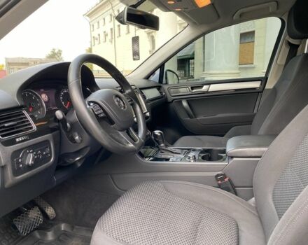 Білий Фольксваген Туарег, об'ємом двигуна 3 л та пробігом 235 тис. км за 14800 $, фото 12 на Automoto.ua