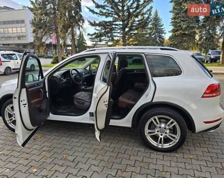 Белый Фольксваген Туарег, объемом двигателя 2.97 л и пробегом 290 тыс. км за 17500 $, фото 11 на Automoto.ua