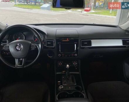 Белый Фольксваген Туарег, объемом двигателя 2.97 л и пробегом 209 тыс. км за 18000 $, фото 18 на Automoto.ua