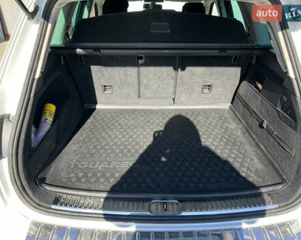 Білий Фольксваген Туарег, об'ємом двигуна 2.97 л та пробігом 248 тис. км за 20500 $, фото 15 на Automoto.ua