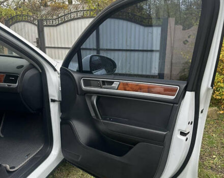 Белый Фольксваген Туарег, объемом двигателя 2.97 л и пробегом 247 тыс. км за 20999 $, фото 7 на Automoto.ua