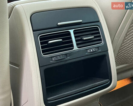 Білий Фольксваген Туарег, об'ємом двигуна 3 л та пробігом 123 тис. км за 17300 $, фото 38 на Automoto.ua