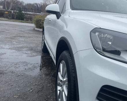 Білий Фольксваген Туарег, об'ємом двигуна 2.97 л та пробігом 130 тис. км за 21300 $, фото 4 на Automoto.ua