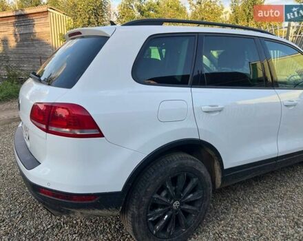 Білий Фольксваген Туарег, об'ємом двигуна 2.97 л та пробігом 337 тис. км за 18500 $, фото 12 на Automoto.ua