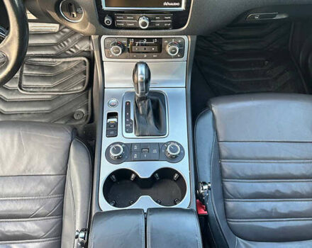 Белый Фольксваген Туарег, объемом двигателя 2.97 л и пробегом 242 тыс. км за 19999 $, фото 15 на Automoto.ua