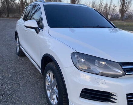 Білий Фольксваген Туарег, об'ємом двигуна 2.97 л та пробігом 259 тис. км за 17000 $, фото 1 на Automoto.ua