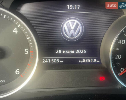 Белый Фольксваген Туарег, объемом двигателя 2.97 л и пробегом 242 тыс. км за 19999 $, фото 44 на Automoto.ua