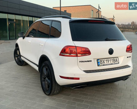 Белый Фольксваген Туарег, объемом двигателя 3 л и пробегом 330 тыс. км за 22000 $, фото 7 на Automoto.ua