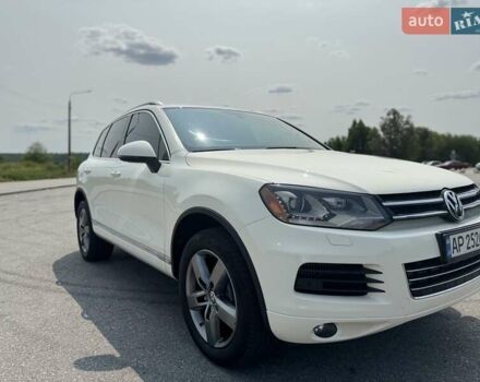 Белый Фольксваген Туарег, объемом двигателя 2.97 л и пробегом 177 тыс. км за 22333 $, фото 11 на Automoto.ua