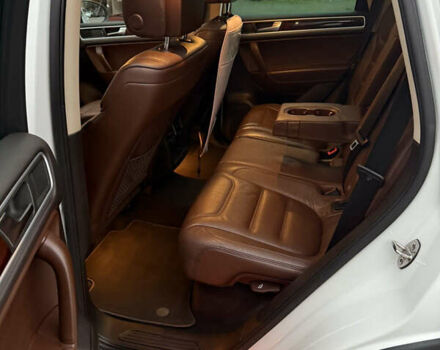 Белый Фольксваген Туарег, объемом двигателя 2.97 л и пробегом 246 тыс. км за 20800 $, фото 10 на Automoto.ua