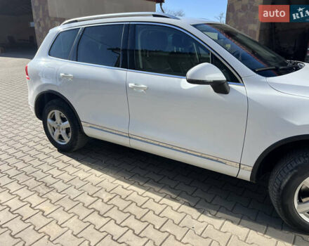 Білий Фольксваген Туарег, об'ємом двигуна 2.97 л та пробігом 248 тис. км за 20500 $, фото 6 на Automoto.ua