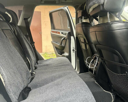 Белый Фольксваген Туарег, объемом двигателя 2.97 л и пробегом 247 тыс. км за 20999 $, фото 6 на Automoto.ua