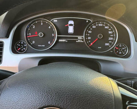 Белый Фольксваген Туарег, объемом двигателя 2.97 л и пробегом 230 тыс. км за 16800 $, фото 13 на Automoto.ua