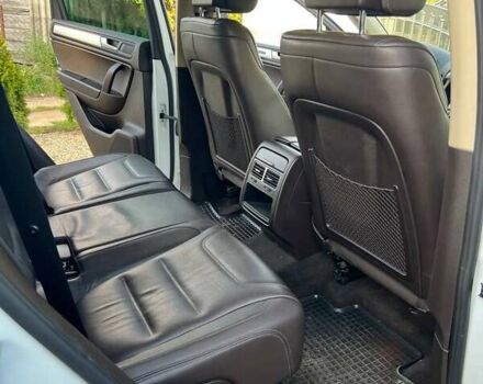 Білий Фольксваген Туарег, об'ємом двигуна 2.97 л та пробігом 337 тис. км за 18500 $, фото 23 на Automoto.ua