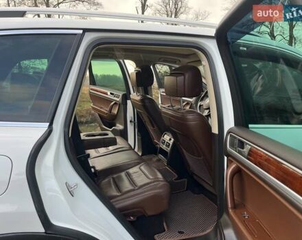 Білий Фольксваген Туарег, об'ємом двигуна 3.6 л та пробігом 272 тис. км за 17500 $, фото 7 на Automoto.ua