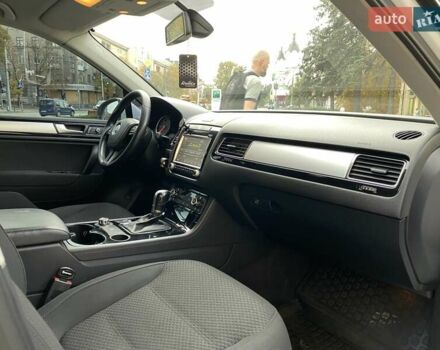 Білий Фольксваген Туарег, об'ємом двигуна 2.97 л та пробігом 230 тис. км за 14800 $, фото 14 на Automoto.ua