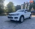 Белый Фольксваген Туарег, объемом двигателя 2.97 л и пробегом 195 тыс. км за 20500 $, фото 1 на Automoto.ua