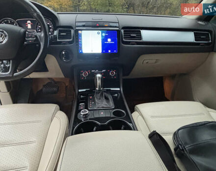 Белый Фольксваген Туарег, объемом двигателя 2.97 л и пробегом 237 тыс. км за 16900 $, фото 23 на Automoto.ua