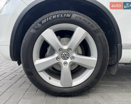 Белый Фольксваген Туарег, объемом двигателя 2.97 л и пробегом 209 тыс. км за 20500 $, фото 21 на Automoto.ua