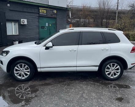 Білий Фольксваген Туарег, об'ємом двигуна 2.97 л та пробігом 130 тис. км за 21300 $, фото 13 на Automoto.ua