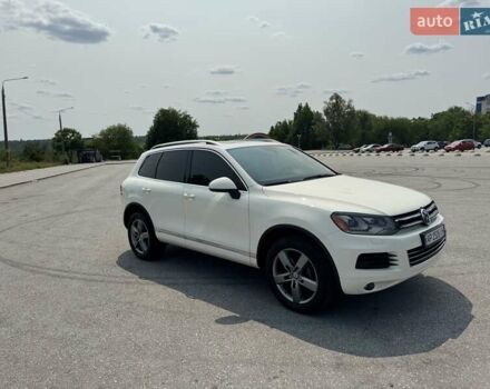 Белый Фольксваген Туарег, объемом двигателя 2.97 л и пробегом 177 тыс. км за 22333 $, фото 1 на Automoto.ua