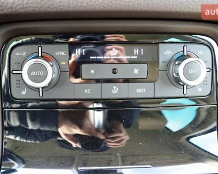 Белый Фольксваген Туарег, объемом двигателя 2.97 л и пробегом 272 тыс. км за 17500 $, фото 27 на Automoto.ua