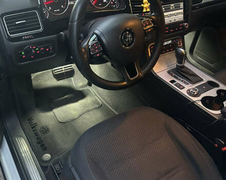 Белый Фольксваген Туарег, объемом двигателя 2.97 л и пробегом 245 тыс. км за 20000 $, фото 17 на Automoto.ua