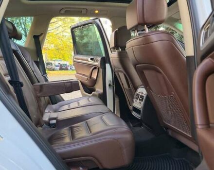 Белый Фольксваген Туарег, объемом двигателя 2.97 л и пробегом 290 тыс. км за 17500 $, фото 21 на Automoto.ua