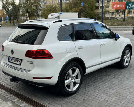 Белый Фольксваген Туарег, объемом двигателя 2.97 л и пробегом 209 тыс. км за 20500 $, фото 4 на Automoto.ua