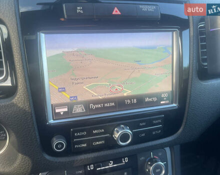 Белый Фольксваген Туарег, объемом двигателя 2.97 л и пробегом 242 тыс. км за 19999 $, фото 40 на Automoto.ua